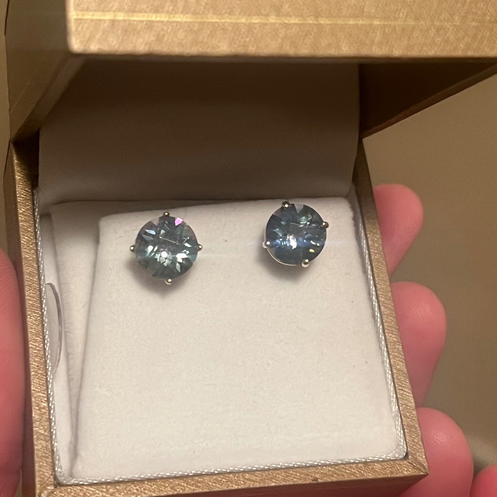 10K gold stud earrings